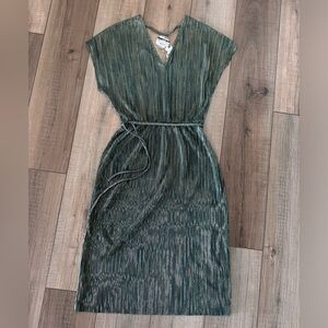 Apricot midi dress NWT